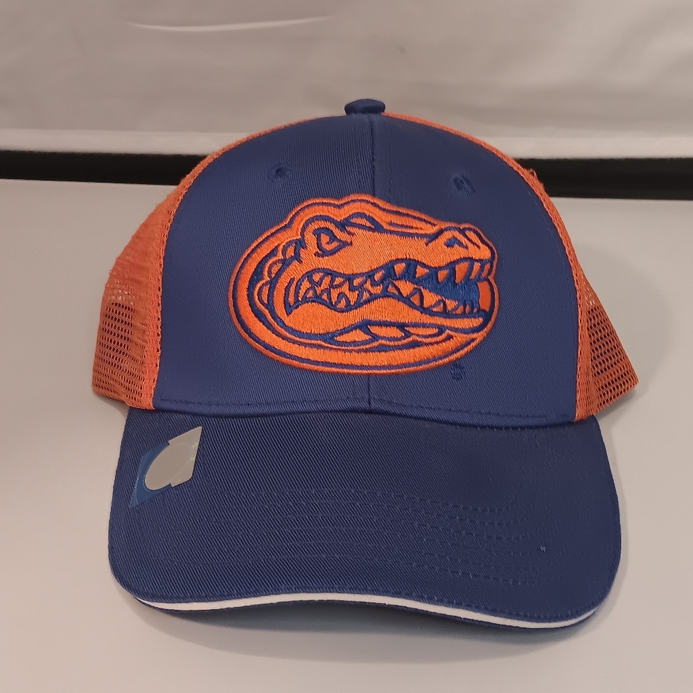 Captivating HeadGear Florida Gators Trucker Hat Snapback